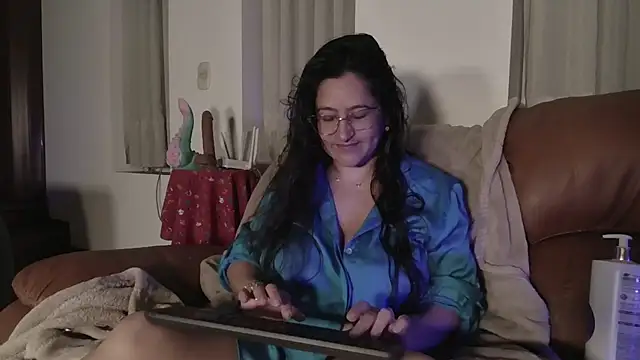 Snapshot of DeesseLuxure chatting on 10.02.25 DeesseLuxure online show from 10.02.25