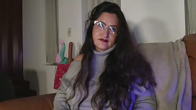 Snapshot of DeesseLuxure chatting on 10.15.25 DeesseLuxure online show from 10.15.25