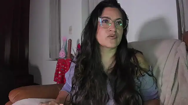 Snapshot of DeesseLuxure chatting on 11.12.25 DeesseLuxure online show from 11.12.25