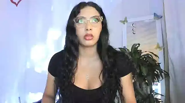 kirasofia online show from 02.25.25