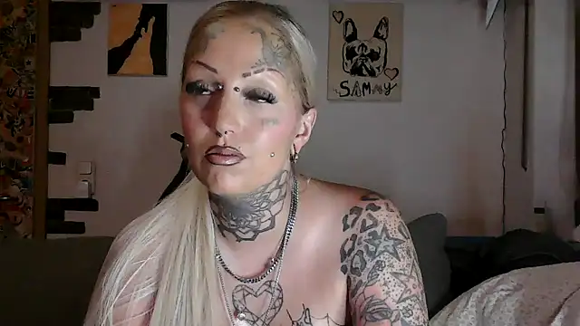 Snapshot of RoxxyInk chatting on 07.20.26 RoxxyInk online show from 07.20.26