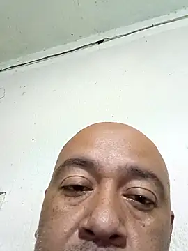 Snapshot of GeorgeVergaGrues chatting on 10.02.25 GeorgeVergaGrues online show from 10.02.25