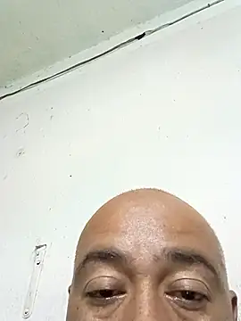 Snapshot of GeorgeVergaGrues chatting on 10.08.25 GeorgeVergaGrues online show from 10.08.25