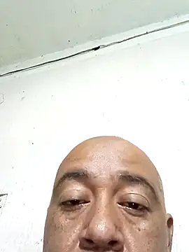 Snapshot of GeorgeVergaGrues chatting on 10.28.25 GeorgeVergaGrues online show from 10.28.25