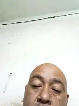 Snapshot of GeorgeVergaGrues chatting on 11.04.25 GeorgeVergaGrues online show from 11.04.25