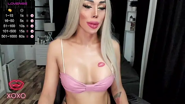 Snapshot of Forever_MissCandace chatting on 09.27.25 Forever MissCandace online show from 09.27.25