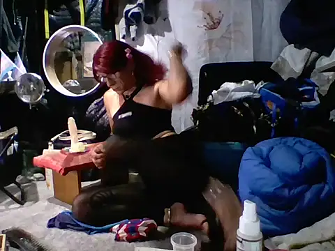 Snapshot of sissyvee chatting on 09.12.25 sissyvee online show from 09.12.25