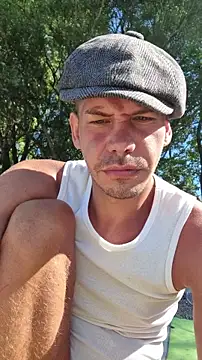 Snapshot of viraglaci18@xh chatting on 09.21.25 viraglaci18xh online show from 09.21.25