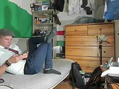 Snapshot of viraglaci18@xh chatting on 10.08.25 viraglaci18xh online show from 10.08.25