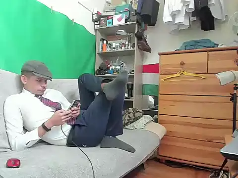 Snapshot of viraglaci18@xh chatting on 10.12.25 viraglaci18xh online show from 10.12.25