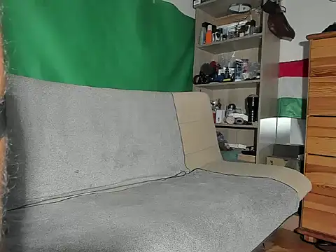 Snapshot of viraglaci18@xh chatting on 10.13.25 viraglaci18xh online show from 10.13.25