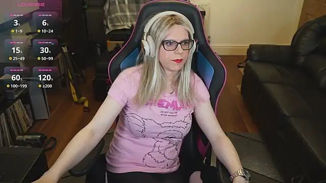 Snapshot of KelseyCobalt chatting on 09.25.25 KelseyCobalt online show from 09.25.25