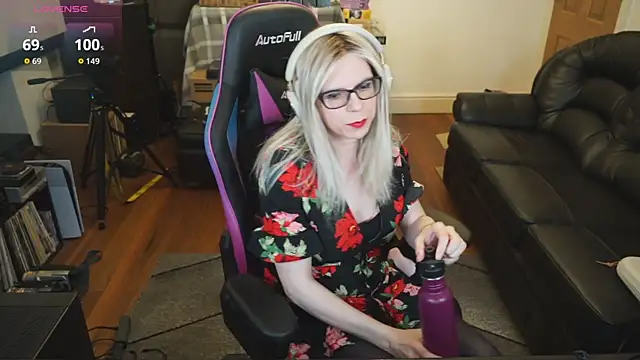 Snapshot of KelseyCobalt chatting on 10.26.25 KelseyCobalt online show from 10.26.25