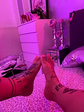  MelinaCurves  online show from 11.10.25