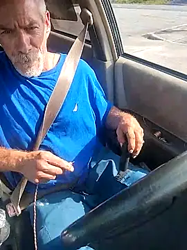 Snapshot of Biknight chatting on 10.04.25 Biknight online show from 10.04.25