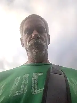 Snapshot of Biknight chatting on 10.07.25 Biknight online show from 10.07.25