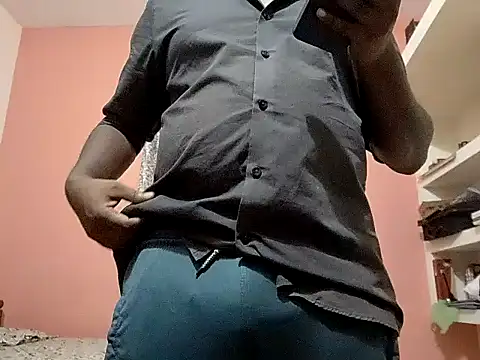 Snapshot of Aneesh007m chatting on 10.26.25 Aneesh007m online show from 10.26.25