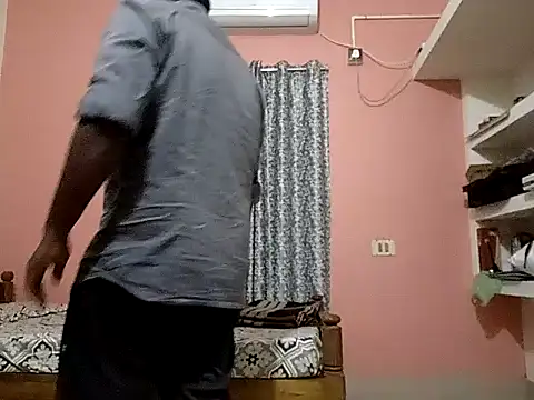 Snapshot of Aneesh007m chatting on 11.01.25 Aneesh007m online show from 11.01.25