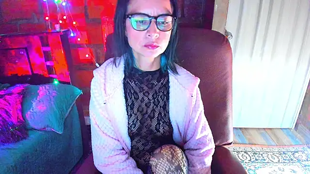 Snapshot of BrianaGarner chatting on 04.25.26 BrianaGarner online show from 04.25.26