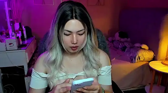 HOTnWILDalice online show from 01.13.25