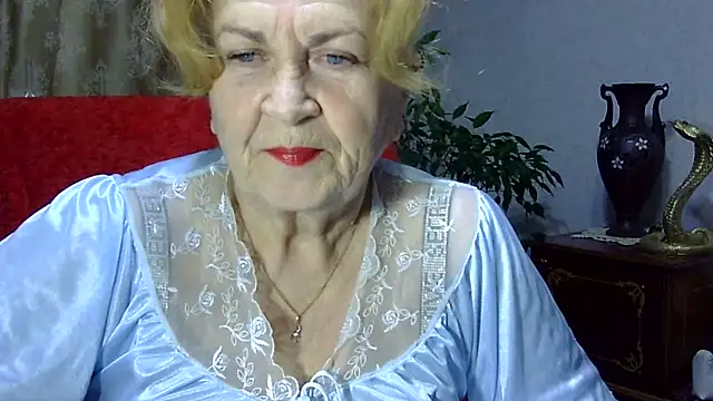 Emma52610 online show from 01.24.25