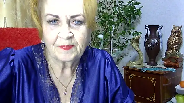 Emma52610 online show from 02.19.25