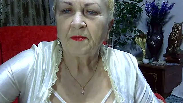 Emma52610 online show from 03.18.25