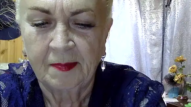 Snapshot of Emma52610 chatting on 09.30.25 Emma52610 online show from 09.30.25