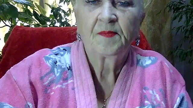 Snapshot of Emma52610 chatting on 11.15.25 Emma52610 online show from 11.15.25