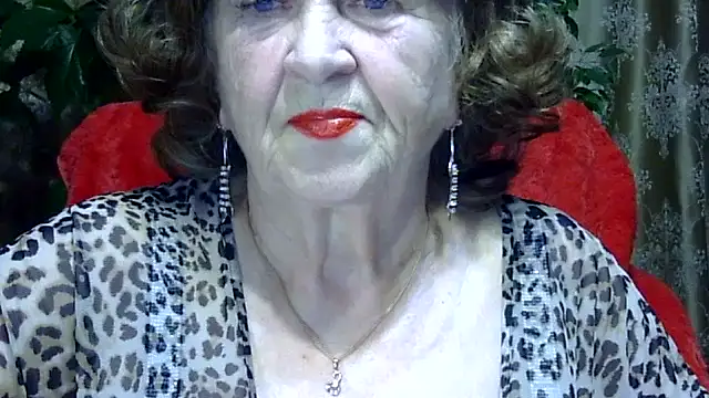 Emma52610 online show from 11.28.25