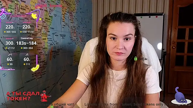 Snapshot of Girl_Ksenia chatting on 10.18.25 Girl Ksenia online show from 10.18.25