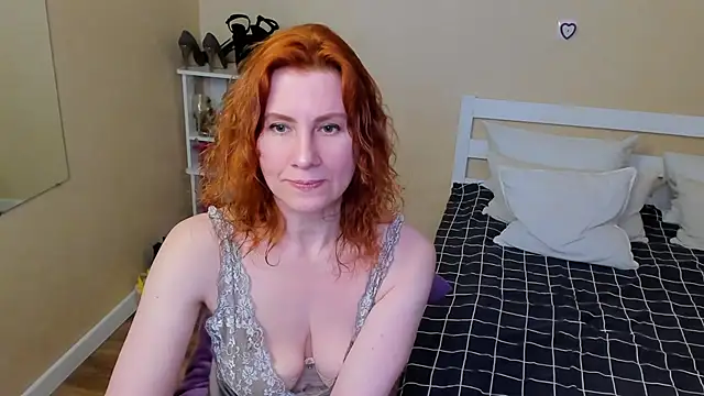 FoxySophia online show from 11.25.25