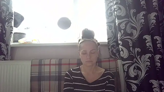 LindaStarS online show from 04.21.26