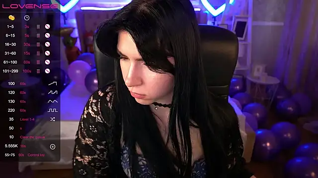 Snapshot of EmilyCandyy chatting on 01.13.25 EmilyCandyy online show from 01.13.25