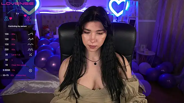 Snapshot of EmilyCandyy chatting on 01.14.25 EmilyCandyy online show from 01.14.25