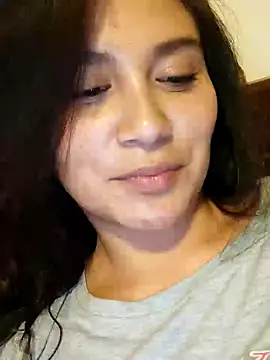 Snapshot of kinky_mila@xh chatting on 12.21.24 kinky milaxh online show from 12.21.24