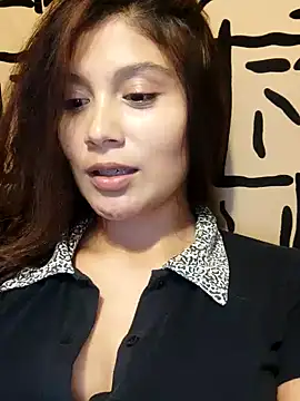 Snapshot of kinky_mila@xh chatting on 01.22.25 kinky milaxh online show from 01.22.25