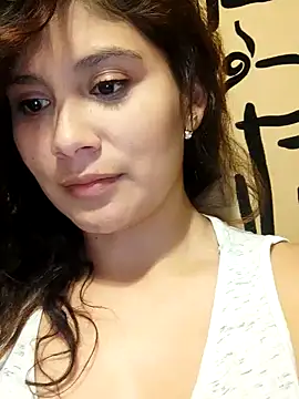 Snapshot of kinky_mila@xh chatting on 02.04.25 kinky milaxh online show from 02.04.25