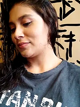 Snapshot of kinky_mila@xh chatting on 02.18.25 kinky milaxh online show from 02.18.25