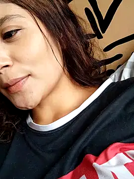 Snapshot of kinky_mila@xh chatting on 02.21.25 kinky milaxh online show from 02.21.25