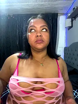 yanza2002 online show from 11.24.25