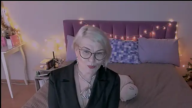 sabrinamacmarren online show from 01.07.25