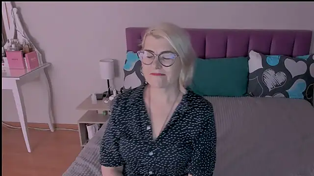 sabrinamacmarren online show from 01.25.25