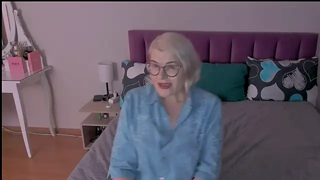 sabrinamacmarren online show from 01.28.25