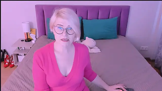 sabrinamacmarren online show from 09.26.25