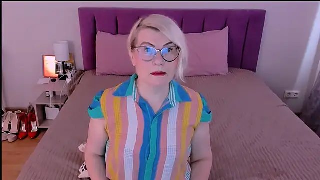 sabrinamacmarren online show from 11.24.25