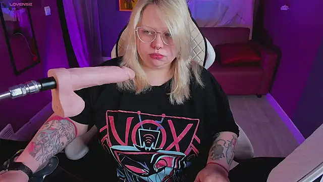 Yoki Shizuko online show from 03.23.26