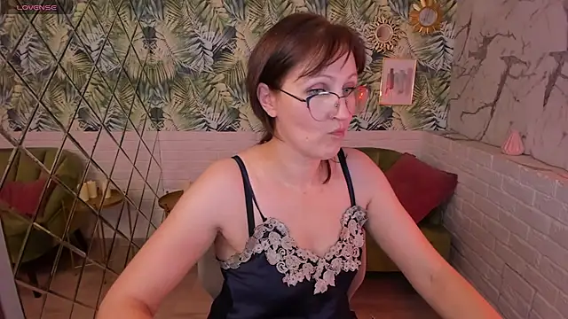 Paris Cherry online show from 12.20.24