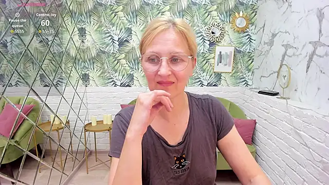 Paris Cherry online show from 09.14.25