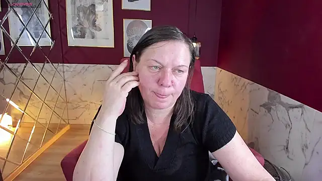 KellyPerfection online show from 11.03.25